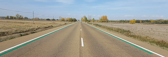 Marcas viales verdes para reducir la velocidad