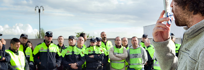 La DGT facilita equipos y formación para control de drogas a policías locales