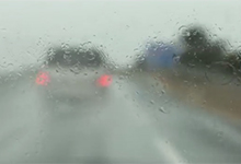 Conducir bajo la lluvia
