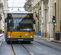 Los semáforos darán prioridad a los autobuses de Lisboa