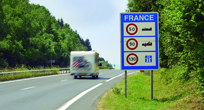 Francia reduce la velocidad en carretera
