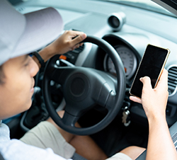 La mitad de los conductores usa el móvil para consultar una dirección