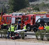 13 muertos al volcar un autobús en Tarragona