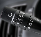 Imagen del mando de luces de un tuismos con los símbolos de los distintos tipos de alumbrado.