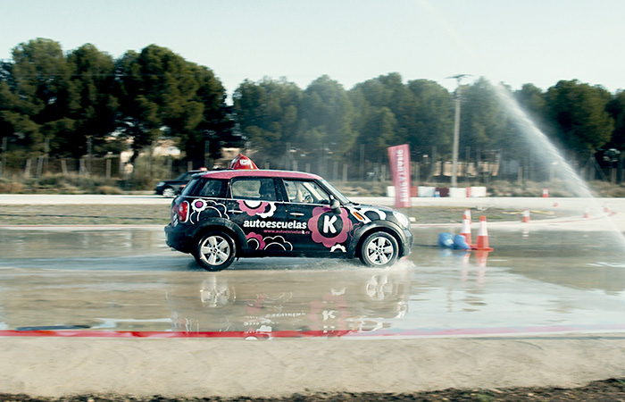 Conducción Segura y Eficiente con agua - Educatrafic