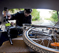 Cómo transportar la bicicleta en el coche