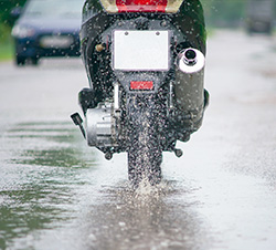 Lluvia en motocicleta