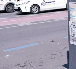 Líneas azules aparcamiento