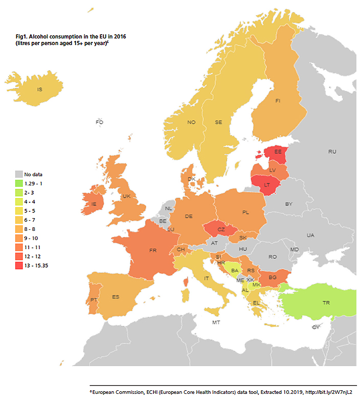 litros de alcohol por persona mayor de 15 años al año en la Unión Europea